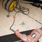 Borrowed some more tools from our neighbor Gaspar.Picked up a couple of parts at the local Rona (called "Bricolage")...